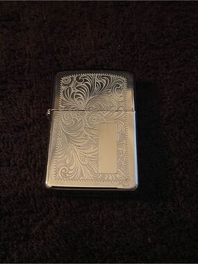 Vintage New Zippo 352 Venetian High Polish Chrome Lighter Windproof Never Used